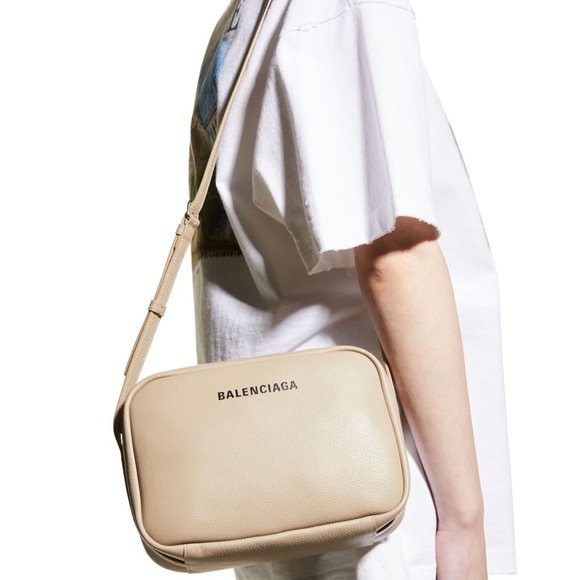 Balenciaga Everyday Camera Crossbody Bag - Picture 7 of 8